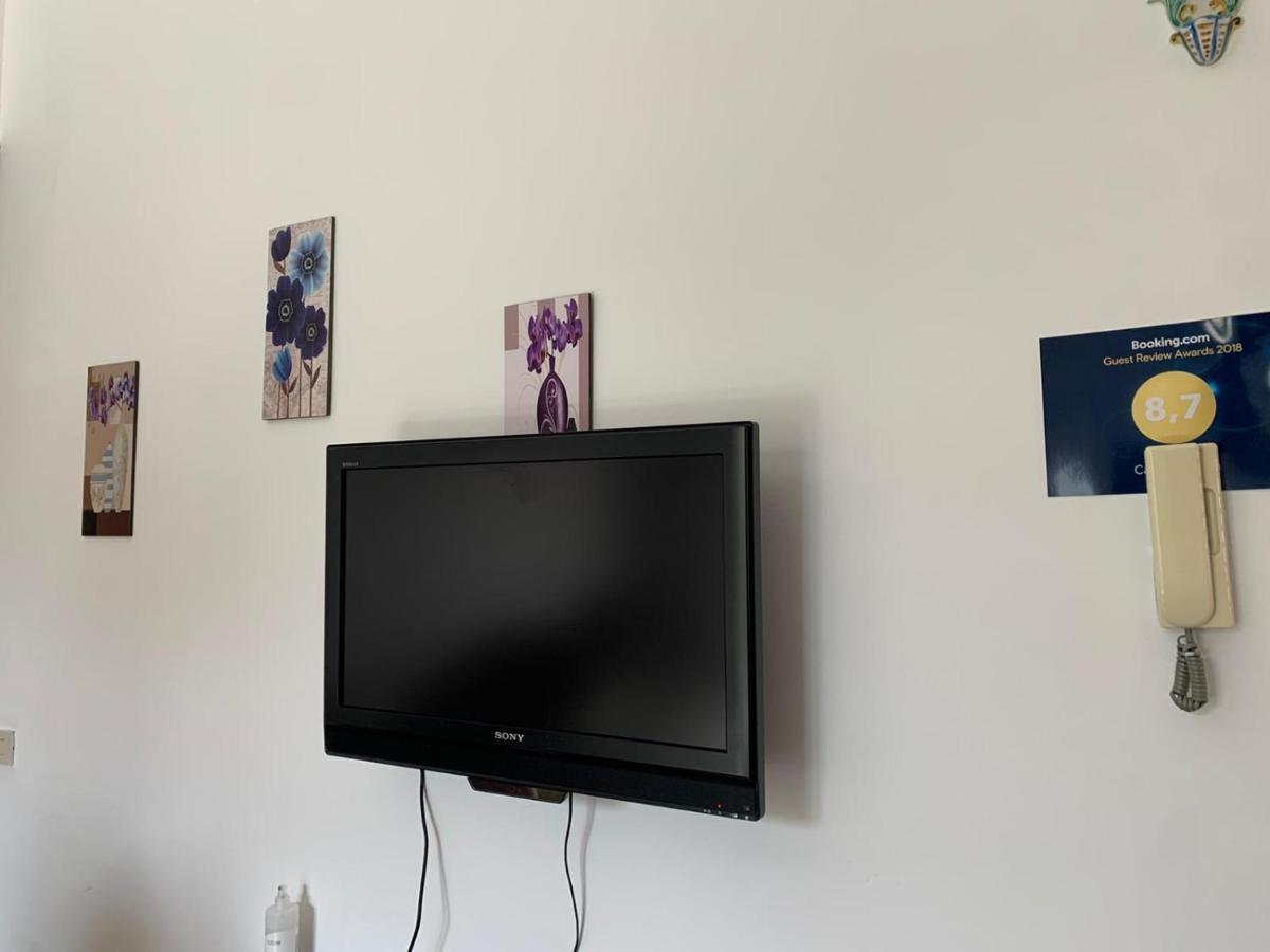 Casa Eleonora Apartment Campofelice Di Roccella Luaran gambar