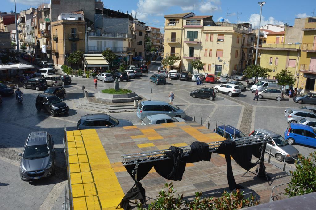 Casa Eleonora Apartment Campofelice Di Roccella Bilik gambar