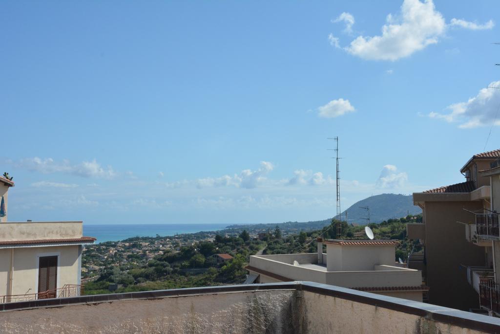 Casa Eleonora Apartment Campofelice Di Roccella Bilik gambar