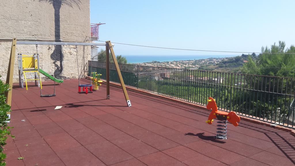 Casa Eleonora Apartment Campofelice Di Roccella Luaran gambar
