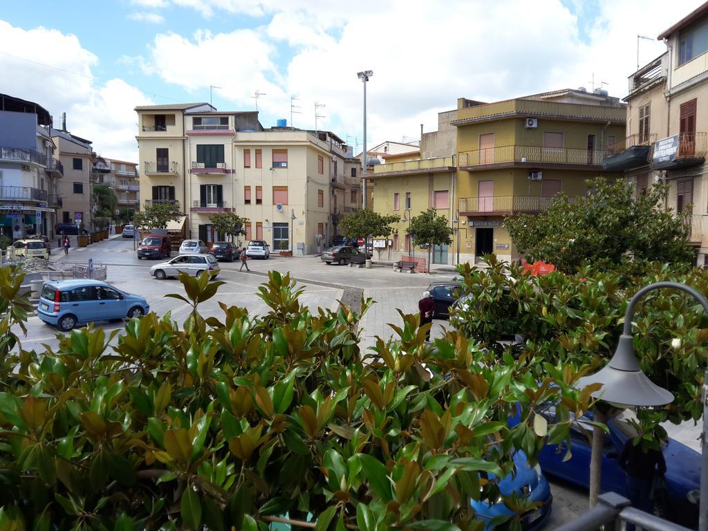 Casa Eleonora Apartment Campofelice Di Roccella Luaran gambar