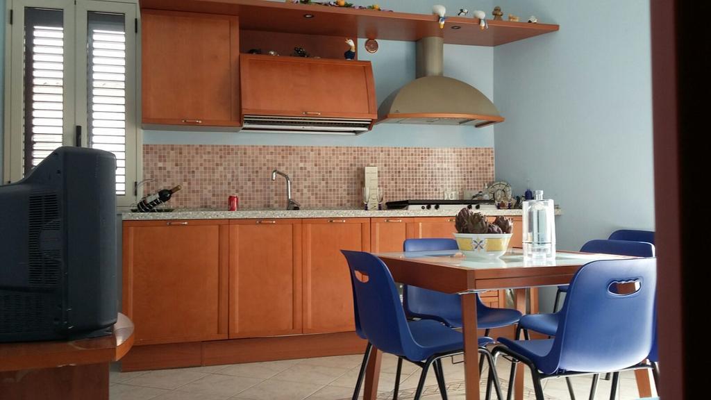 Casa Eleonora Apartment Campofelice Di Roccella Luaran gambar