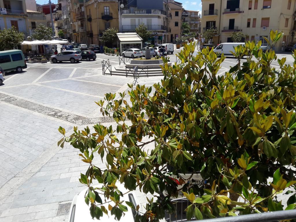 Casa Eleonora Apartment Campofelice Di Roccella Luaran gambar