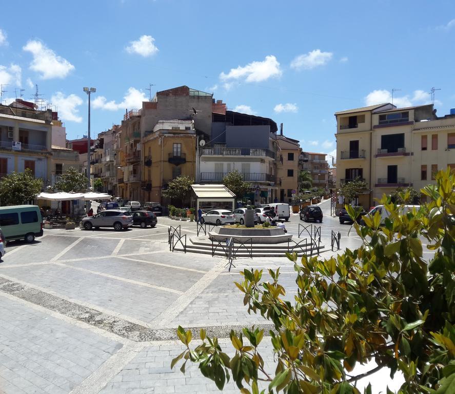 Casa Eleonora Apartment Campofelice Di Roccella Luaran gambar