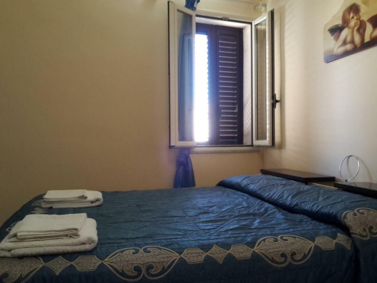 Casa Eleonora Apartment Campofelice Di Roccella Luaran gambar