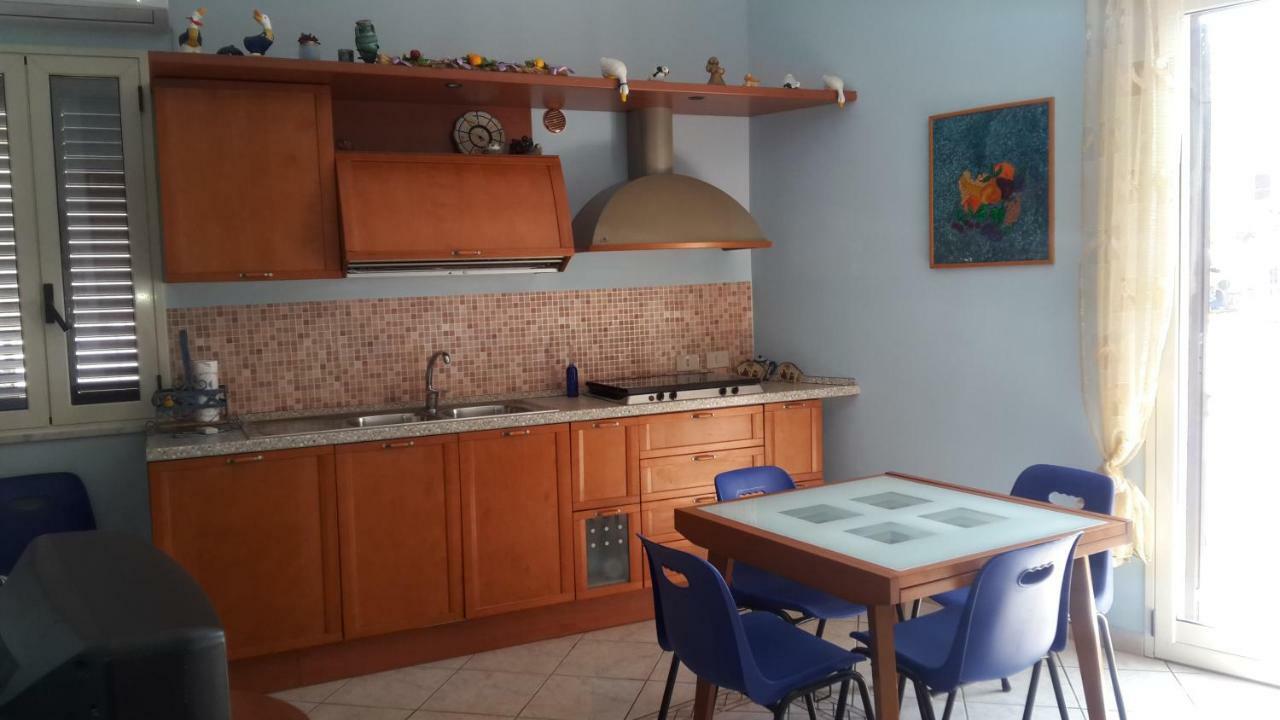 Casa Eleonora Apartment Campofelice Di Roccella Luaran gambar