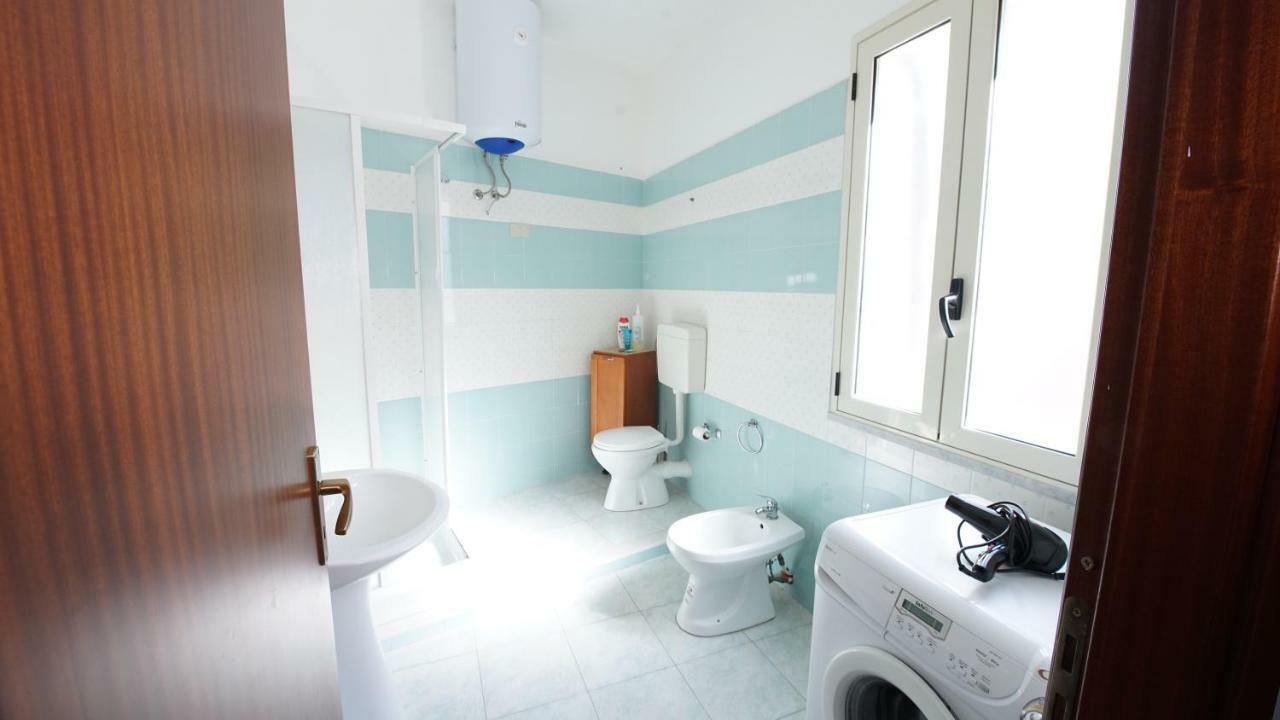 Casa Eleonora Apartment Campofelice Di Roccella Luaran gambar