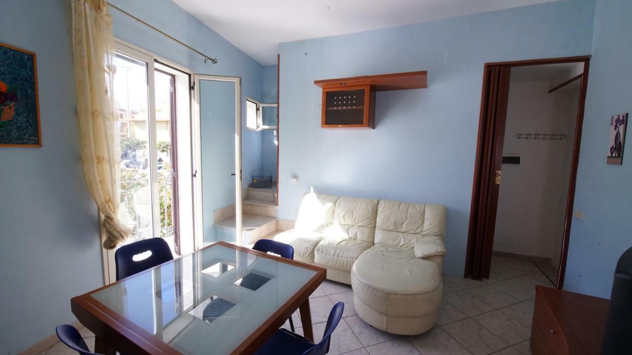 Casa Eleonora Apartment Campofelice Di Roccella Luaran gambar