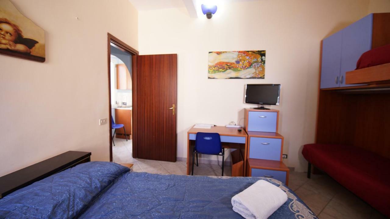 Casa Eleonora Apartment Campofelice Di Roccella Luaran gambar