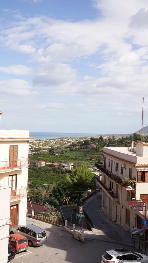 Casa Eleonora Apartment Campofelice Di Roccella Luaran gambar