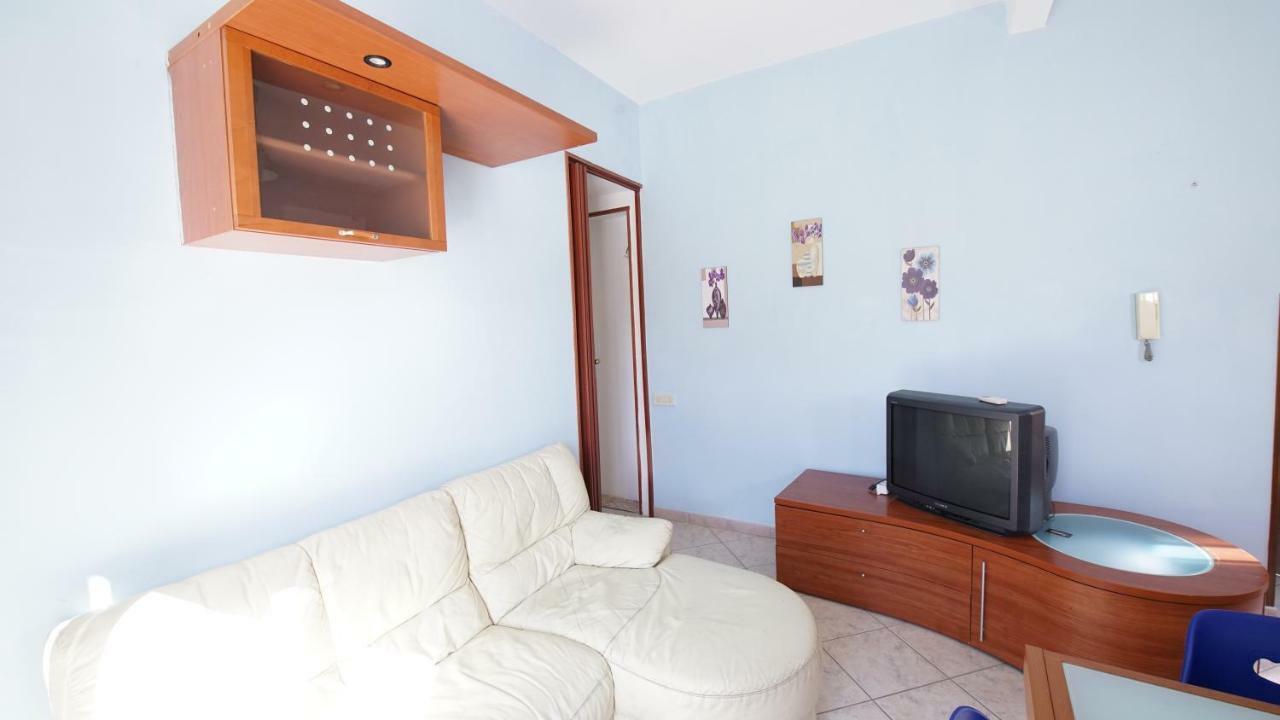 Casa Eleonora Apartment Campofelice Di Roccella Luaran gambar