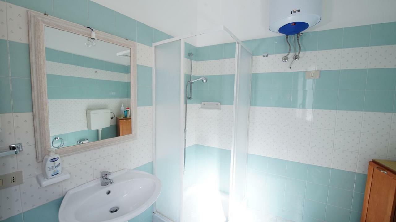 Casa Eleonora Apartment Campofelice Di Roccella Luaran gambar