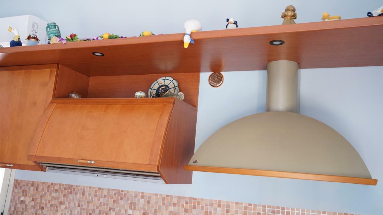 Casa Eleonora Apartment Campofelice Di Roccella Luaran gambar
